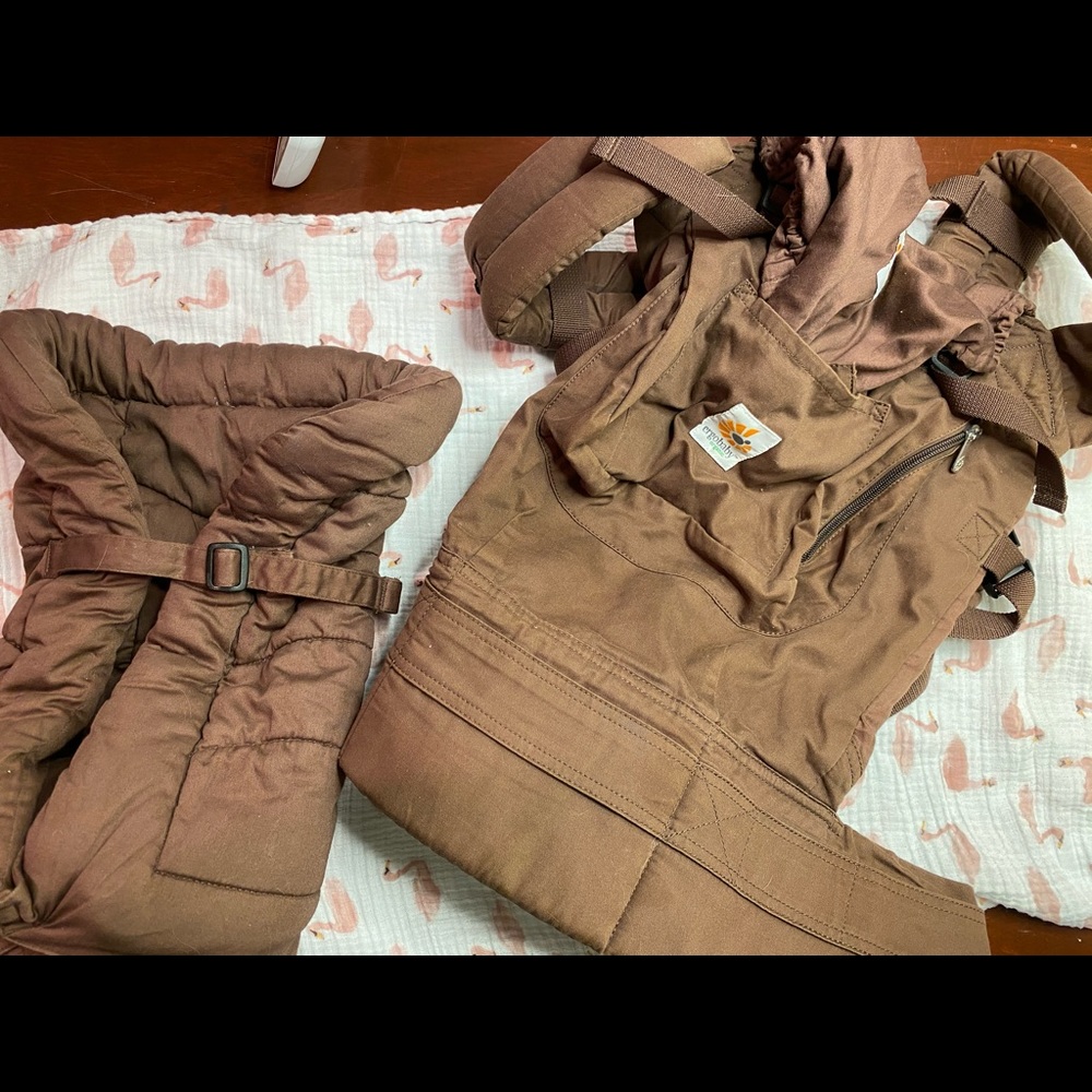 Organic ergo baby with infant insert
